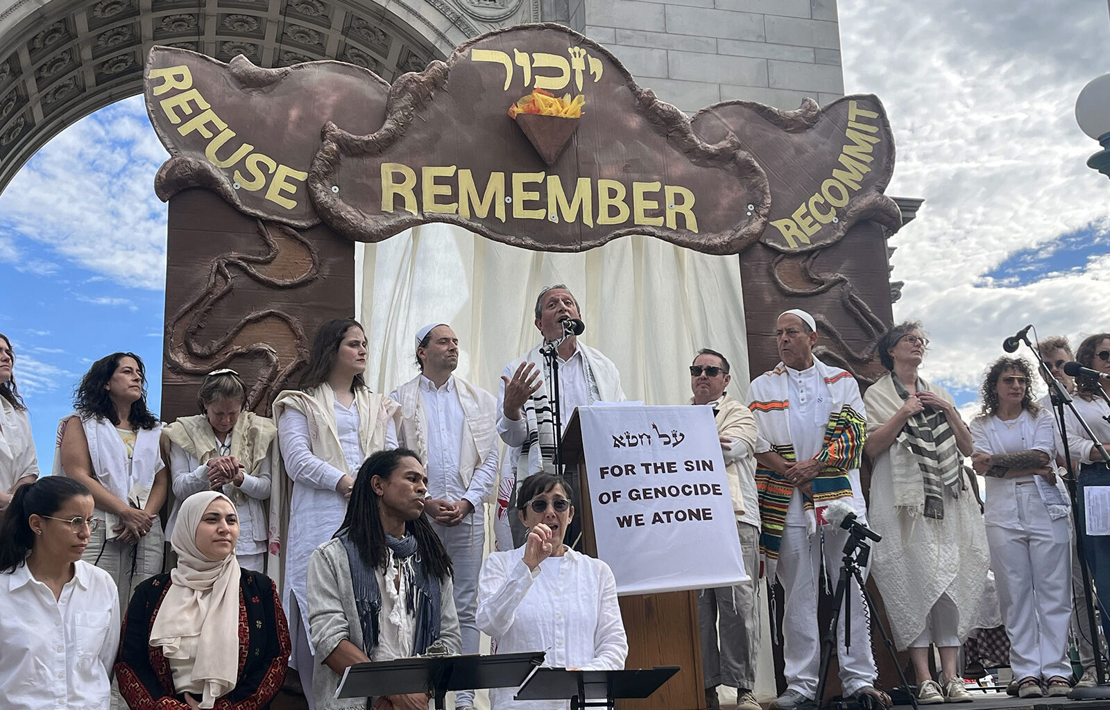 For Jewish activists in Brooklyn, Yom Kippur becomes a day to mourn Palestinians