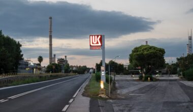 U.S.-Russia Talks on Ukraine Now Involve an Oil Deal Tied to Trump Allies