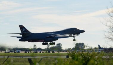 U.S. Rushes to Withdraw Bombers From U.K. Air Base After New Threats