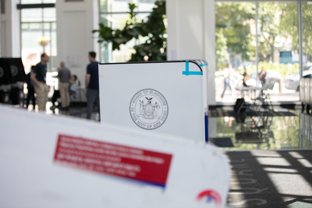 Queens residents take advantage of early voting in Long Island City,