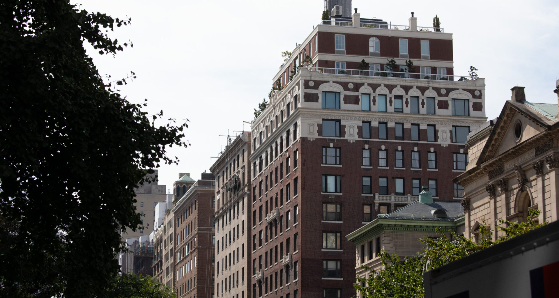 NYC Pied-à-Terre Tax Exemptions Mount as Mamdani Again Moves Deadline