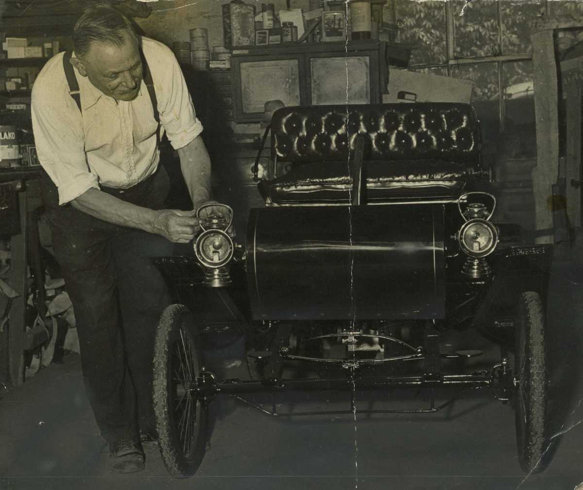 Historian preserves legacy of Bronx auto shop through Waldorf Astoria exhibit – Bronx Times