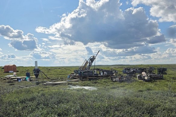 Manhattan Gold’s maiden drilling at its Hook Lake project in Nunavut, Canada, has returned significant gold and base metal results.