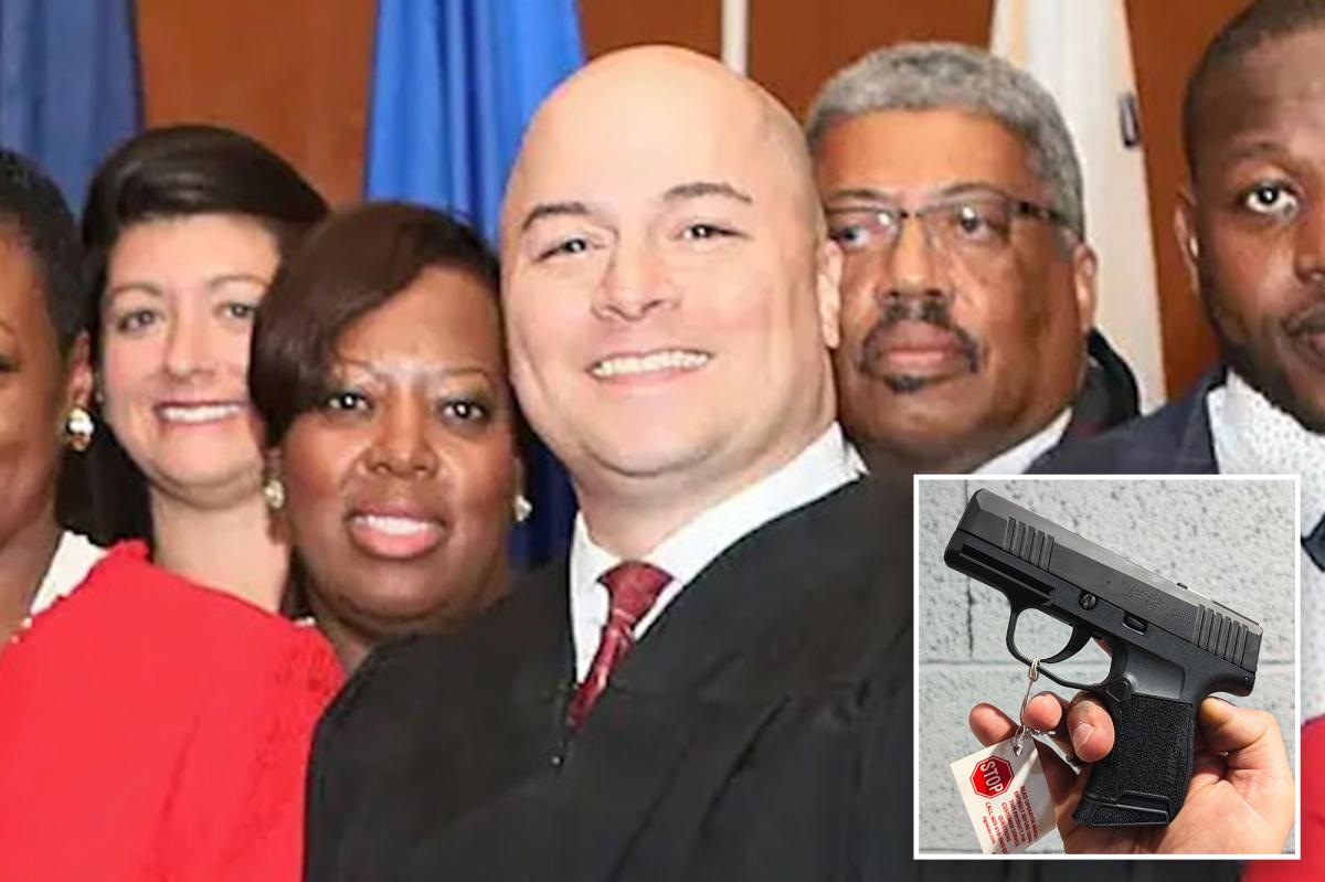 Gun-toting NYC judge censured by ethics board for bizarre ‘experiment’ in court