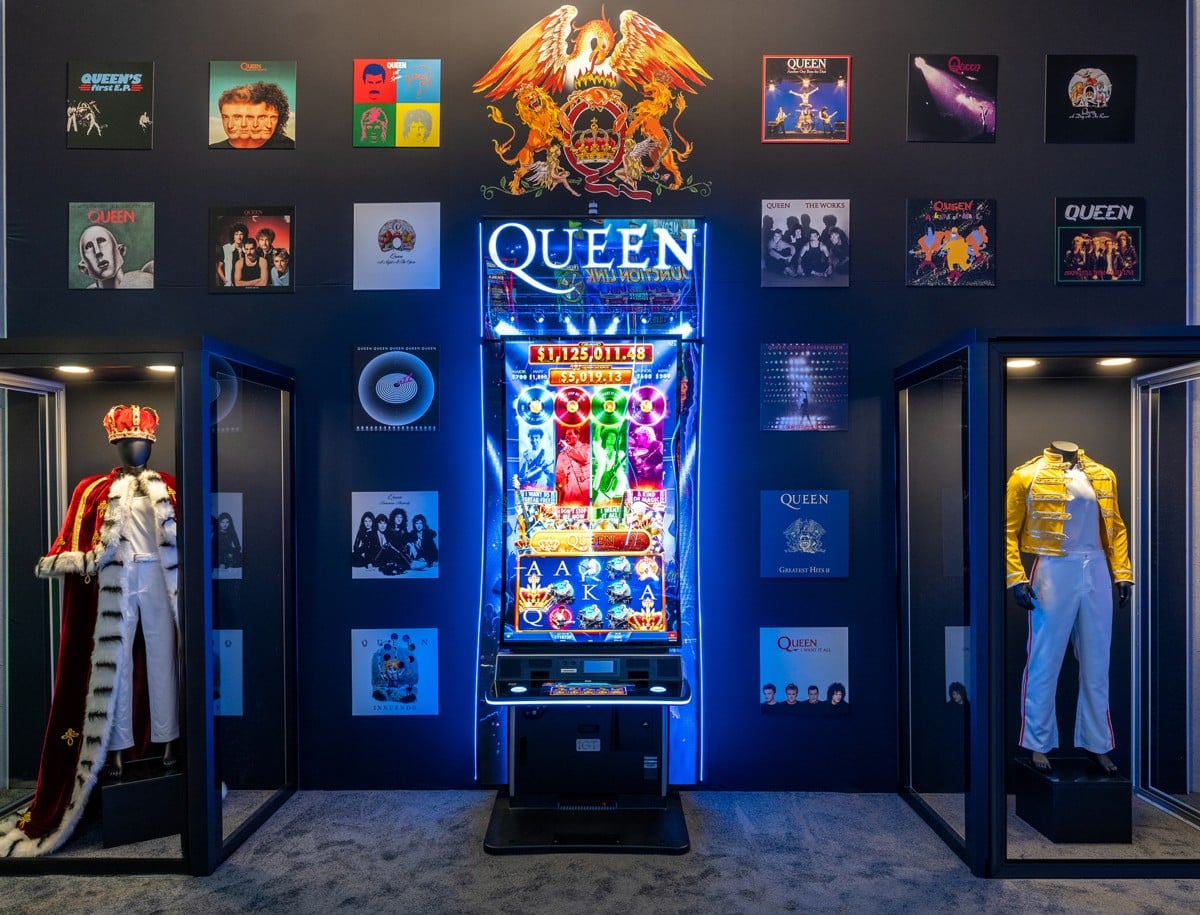 IGT Debuts Queen Video Slot Machine at G2E in Vegas