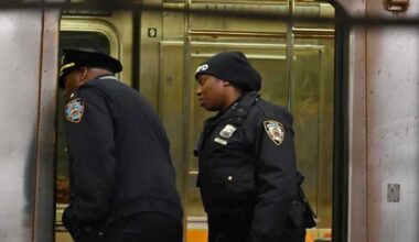 Bronx man charged with fatally stabbing Queens straphanger on J train platform