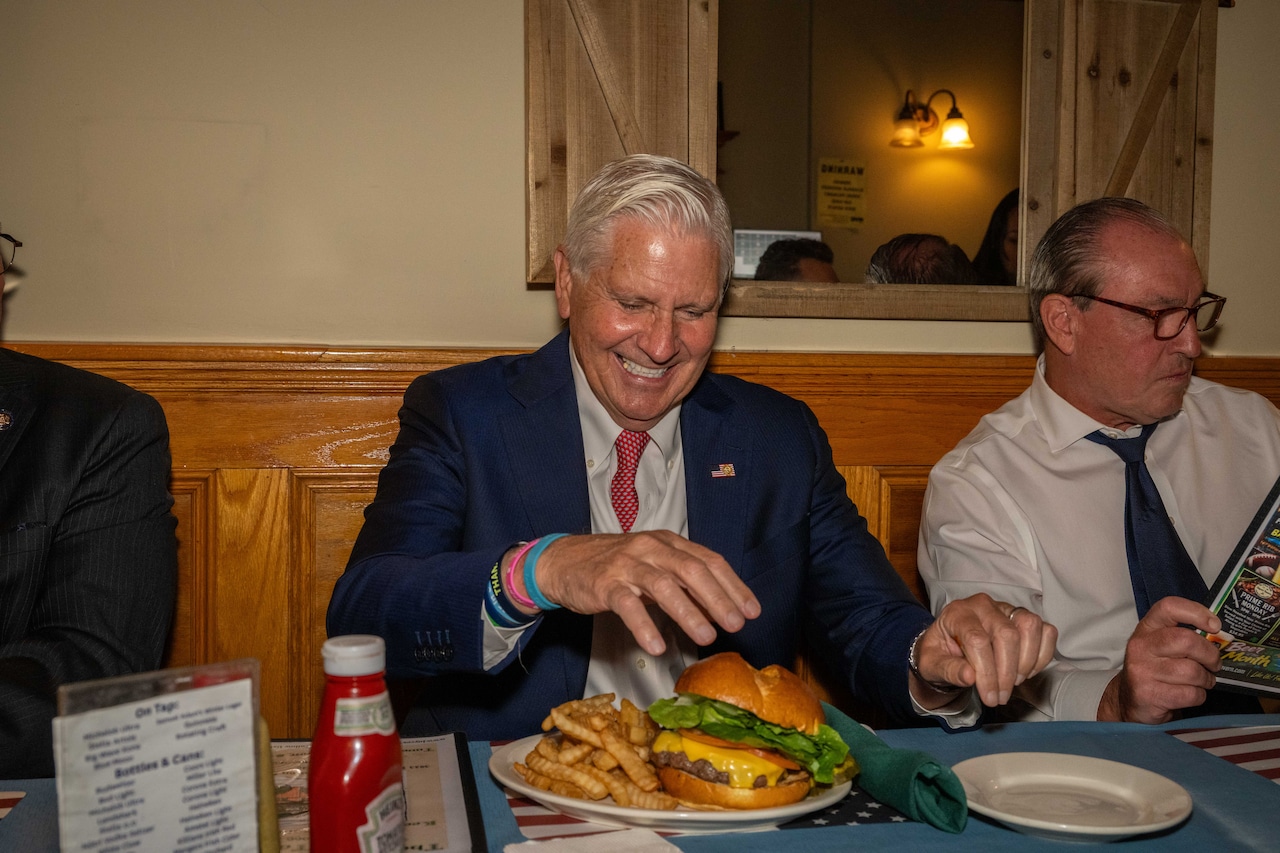 Nassau County Executive Bruce Blakeman makes campaign stops on Staten Island
