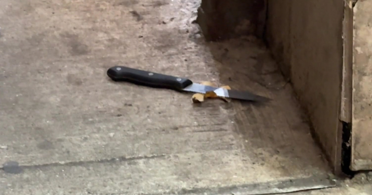 Man charged in deadly subway stabbing in Queens, police say