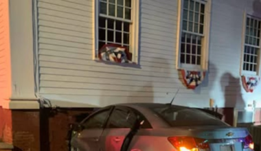 Vehicle crashes into building on Wolf Den Road in Brooklyn