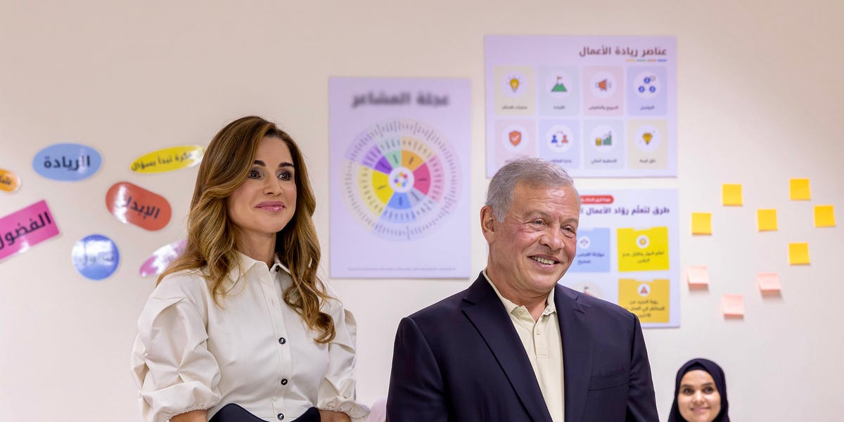 Queen Rania and King Abdullah Celebrate World Teachers’ Day With a Kindergarten Class in Aqaba