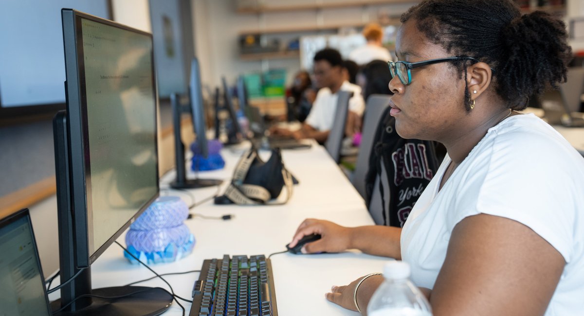 AI wary NYC students say the tech is still sneaking into classrooms