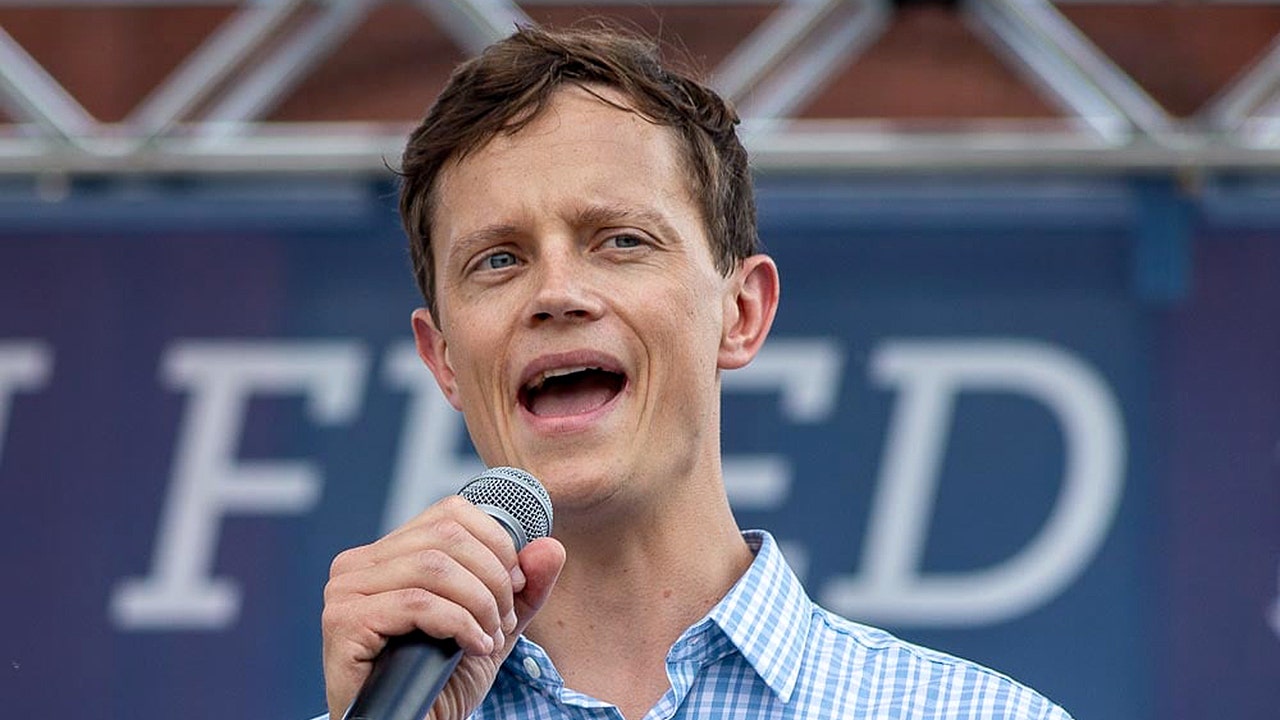 Iowa gov candidate Rob Sand attends church that hosted drag queens