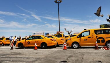 NYC's taxi union teams with Uber, hedge fund to demand healthcare after 4 driver deaths