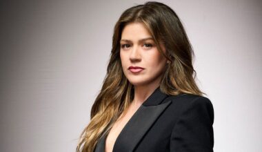 Kelly Clarkson's dispute puts Brooklyn curiosity shop at risk, owner says