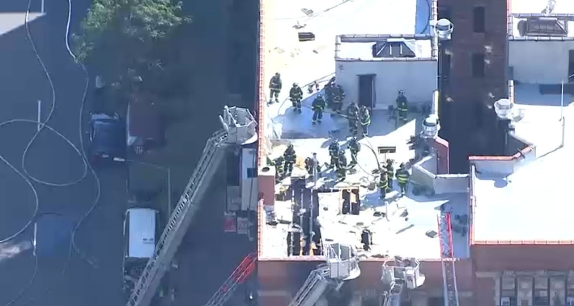6 hurt, dozens of firefighters, EMS respond to Manhattan fire