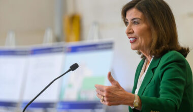 Hochul finds loophole to get use of returned donations : Investigative Post