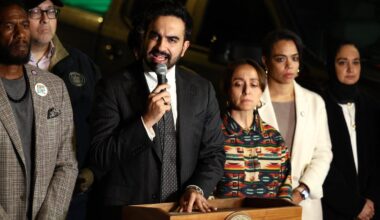 Mamdani and 100+ NY officials urge parking lot owners to ban ICE
