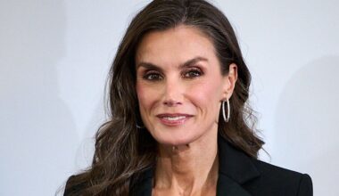 Queen Letizia brings back the diamond bracelet she wore before marrying Felipe VI
