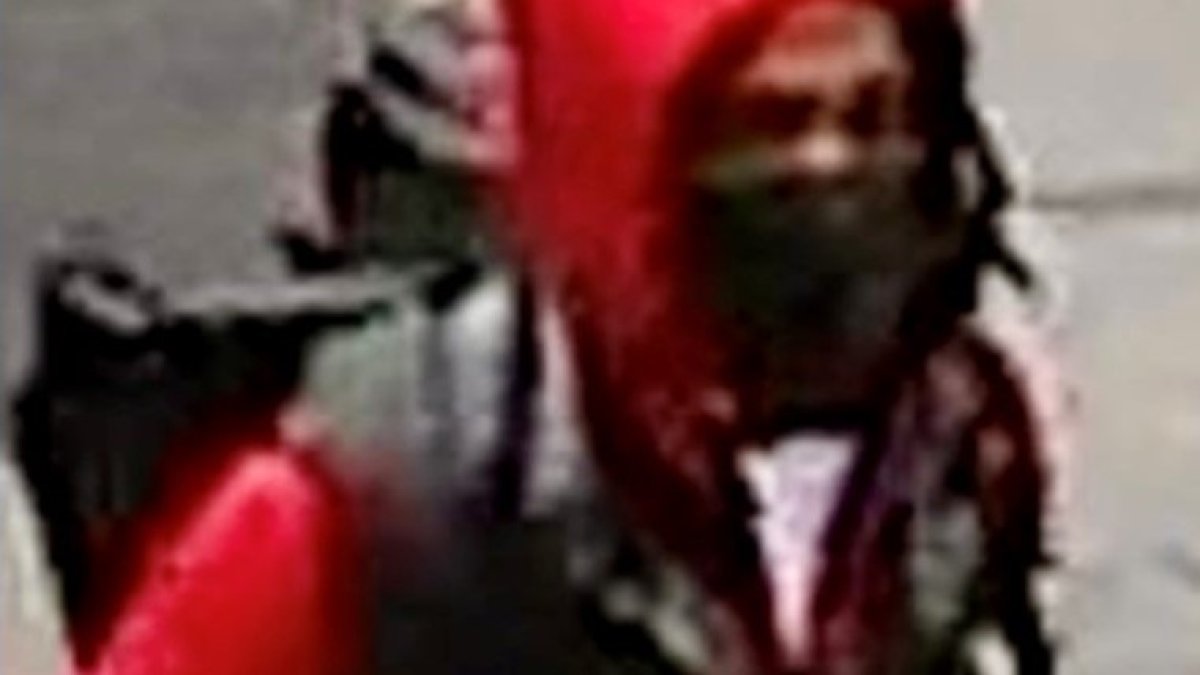 Police identify victim in deadly subway shooting in Midtown; manhunt continues – NBC New York
