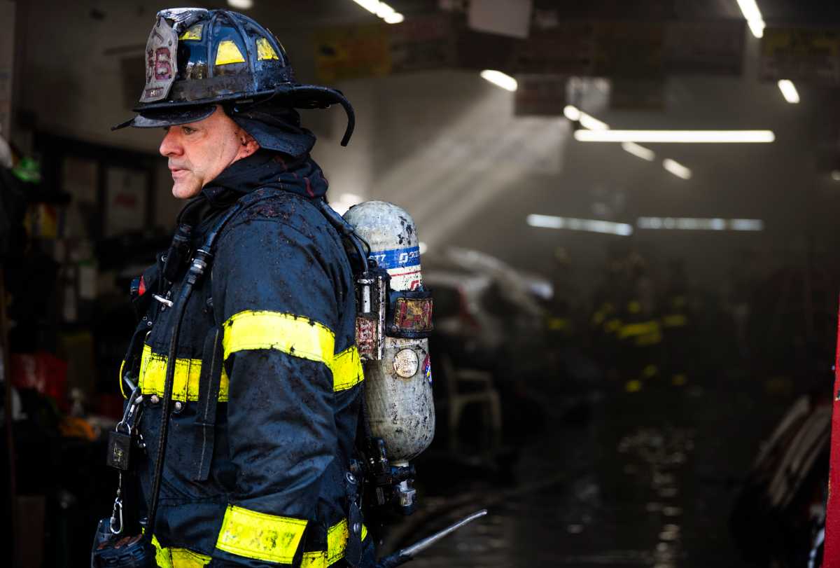 Firefighters contain Fordham auto body shop fire, rescue cat from building – Bronx Times