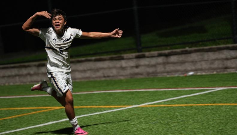 Dolphins Dominate St. Joseph’s Brooklyn in Skyline Victory