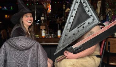 Booze and boos: Bay Ridge Pumpkin Roll brings Halloween fun to Third Avenue • Brooklyn Paper