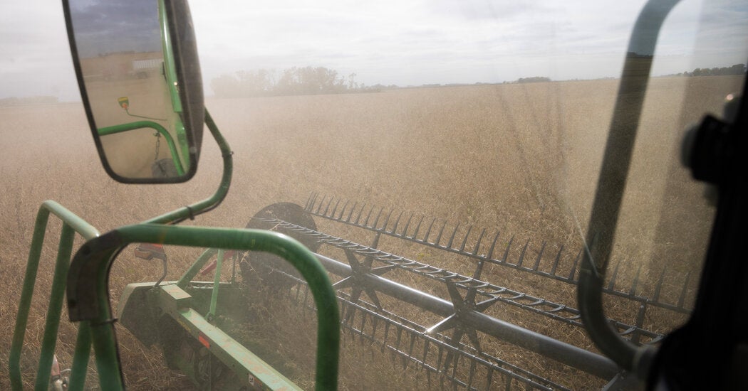 Iowa, Usually Red, Is in Play This Midterm as Economic Woes Mount