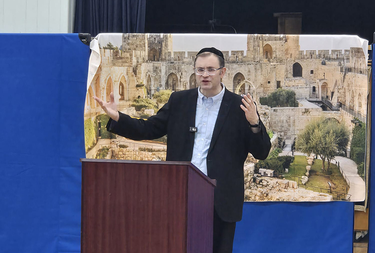 JEC-Elmora Avenue Shul Holds Monthly Breakfast and Shiur
