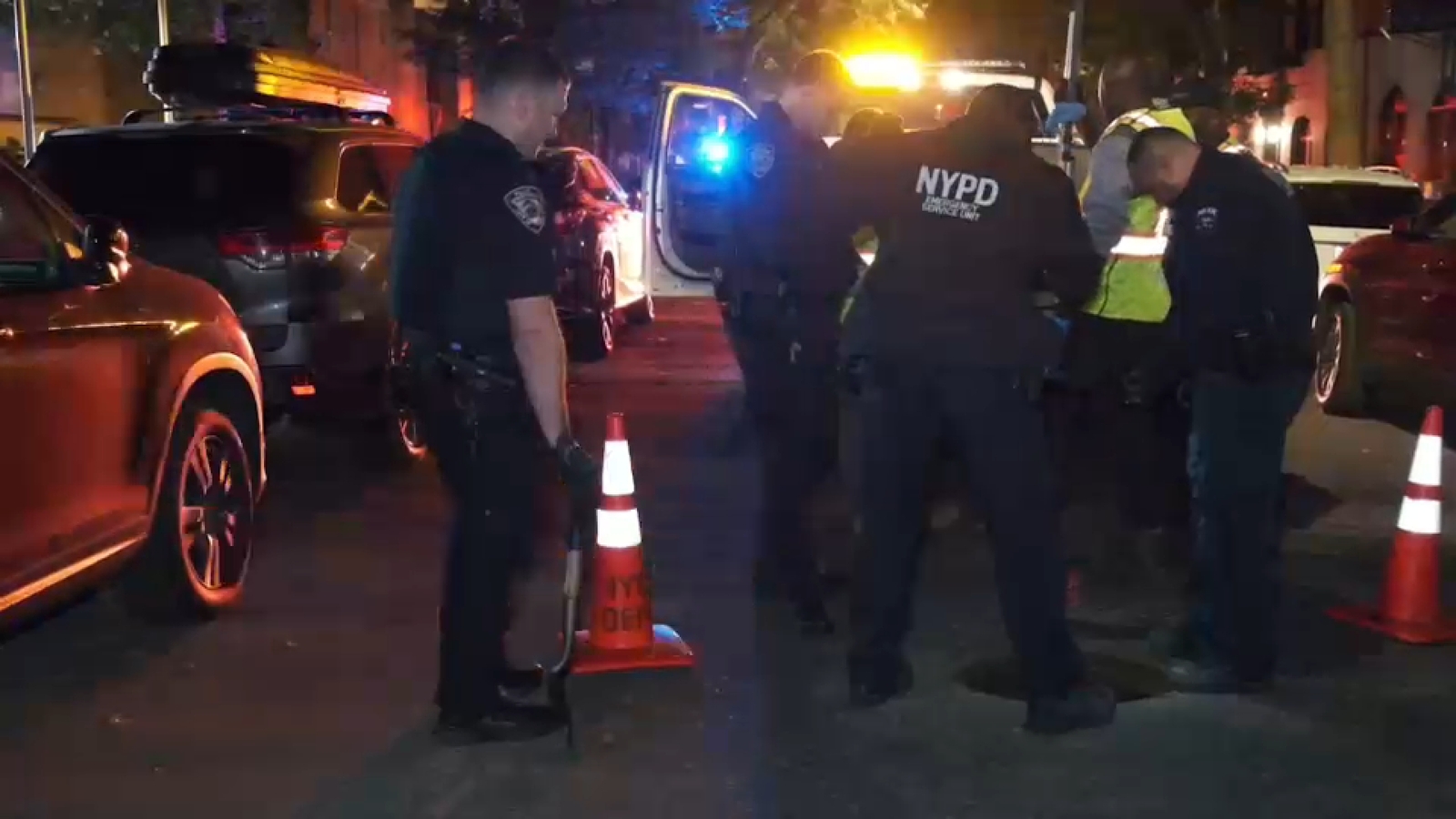 5 people spotted climbing out of Upper East Side manhole in NYC