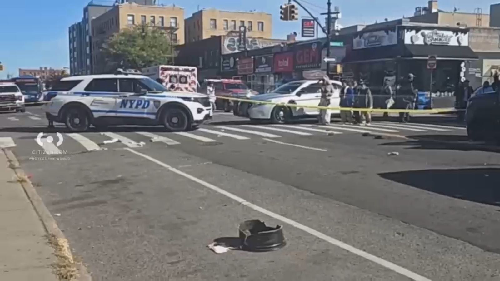 Bronx crash: 2 women dead, 1 critical after car runs through Allerton intersection