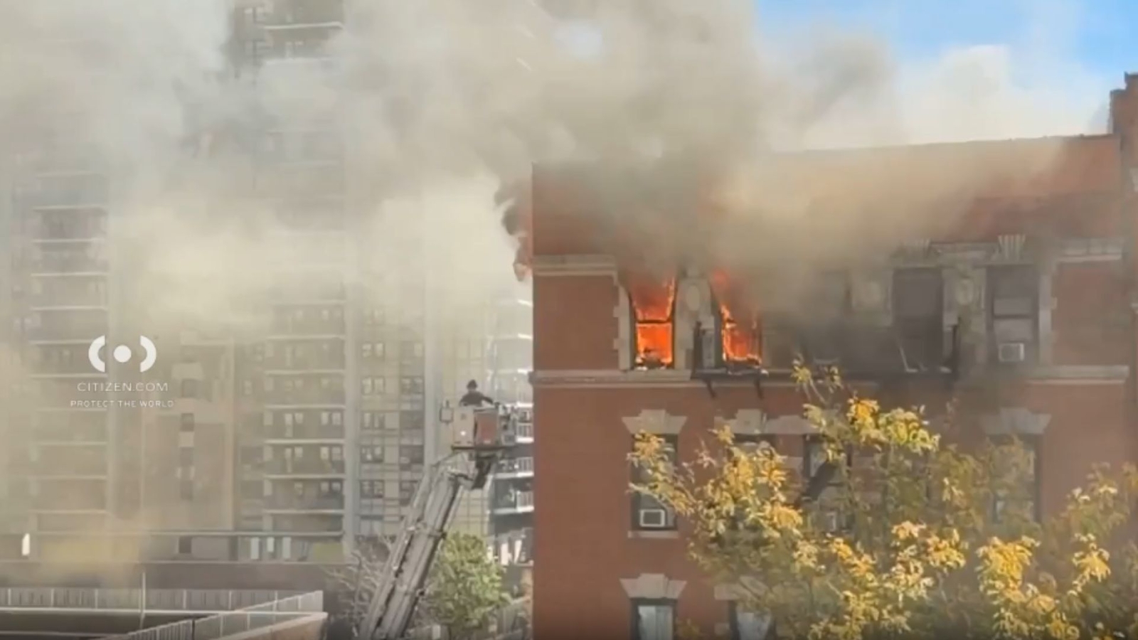 Washington Heights fire leaves 6 hurt, dozens of firefighters, EMS respond in NYC