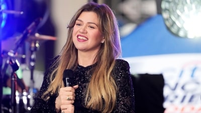 Kelly Clarkson has called out Art of Play, a Brooklyn store, after saying she was treated badly there. (Charles Sykes/Invision/AP)