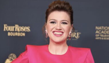 Kelly Clarkson Doubles Down on Brooklyn Store Feud