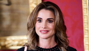 Queen Rania inaugurates ‘Layered Becoming’ art exhibition in Aqaba