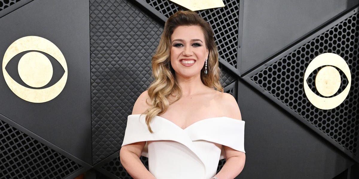 Kelly Clarkson's Feud With Brooklyn Store Art of Play, Explained
