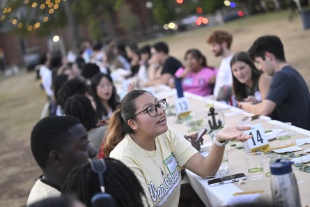 Students, faculty and staff share ideas and have healthy discussions across differences at the inaugural The Longest Table event on Alumni Lawn Oct. 1. (Vanderbilt University)