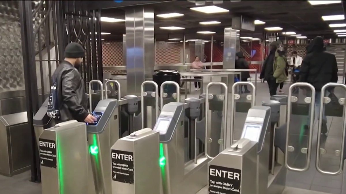 Subway gates at NYC stations cutting down on fare evasion, report finds – NBC New York
