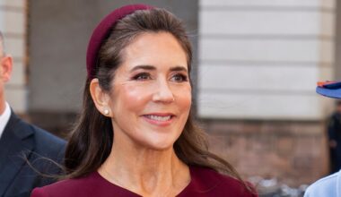 Queen Mary’s elegant burgundy suit comes with a surprising detail from 1964