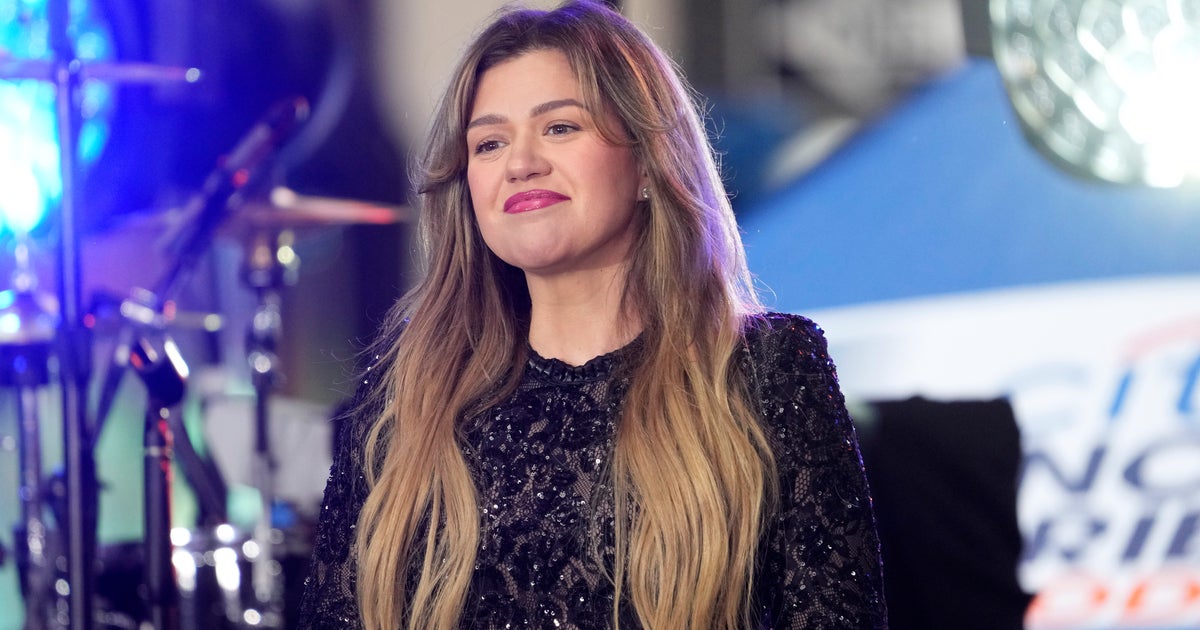 Brooklyn Store Responds To Kelly Clarkson's 'Pretty Woman' Claims