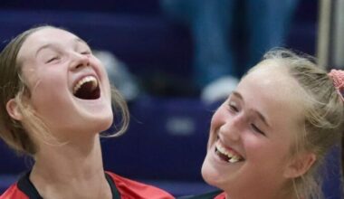'That's postseason volleyball:' River Queens top Sabers in regional thriller | High School Sports