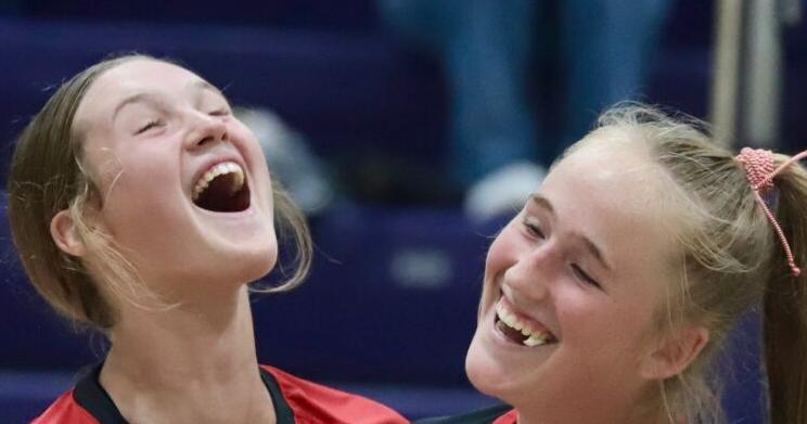 'That's postseason volleyball:' River Queens top Sabers in regional thriller | High School Sports