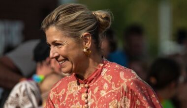 Queen Máxima’s romantic pink dress has one detail that makes it perfect for fall