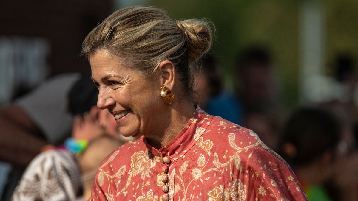 Queen Máxima’s romantic pink dress has one detail that makes it perfect for fall