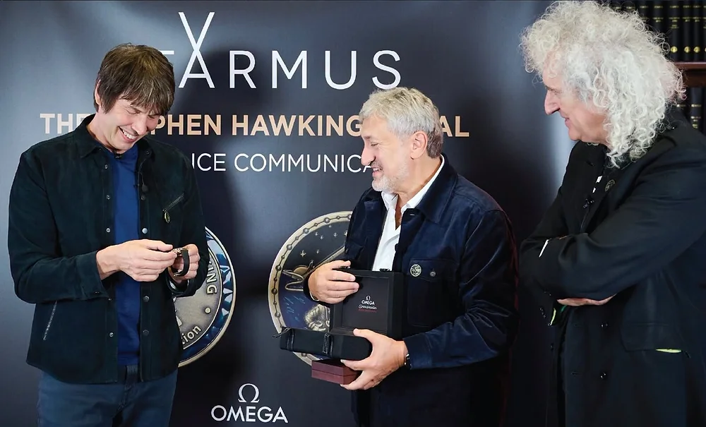 Armenian Astrophysicist Garik Israelian and Queen’s Brian May Honor Physicist Brian Cox With Stephen Hawking Medal