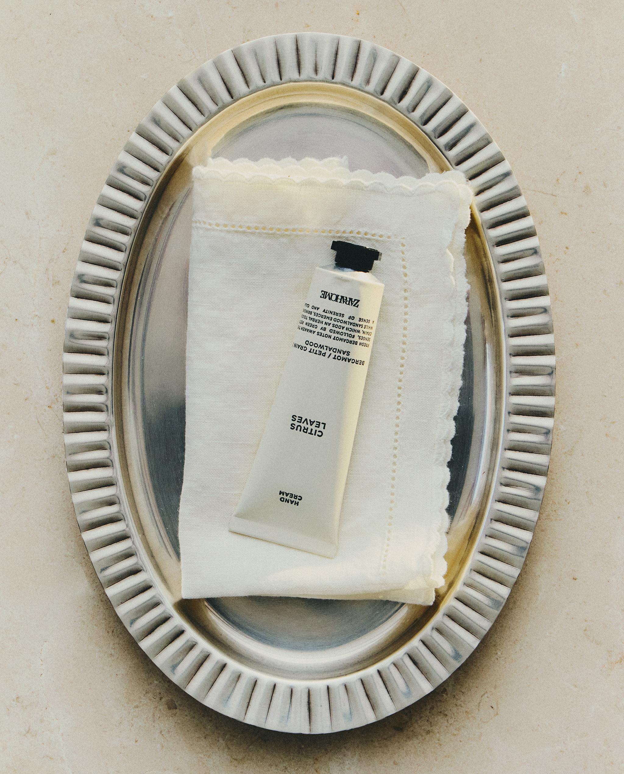 Wavy Metal Bath Tray