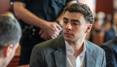 New York prosecutors seek to sustain case against Luigi Mangione – NBC10 Philadelphia