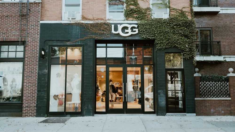 UGG opens new Williamsburg store with custom boots, Brooklyn art • Brooklyn Paper