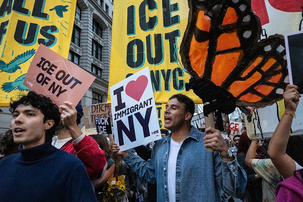 Federal judge halts Oscar Belgal's deportation as Bronx prosecutors examine the agents who shot him
