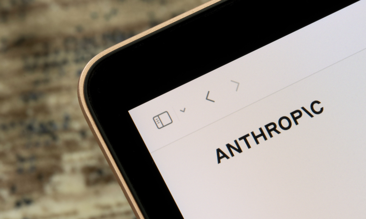 NYC Comptroller Urges Anthropic to Delay IPO, Focus on AI Sa…