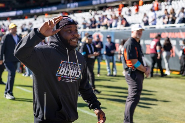 Bears running back Kyle Monangai warms up before the game against the Jets on Oct. 4, 2026, at Soldier Field in Chicago. (Brian Cassella/Chicago Tribune)